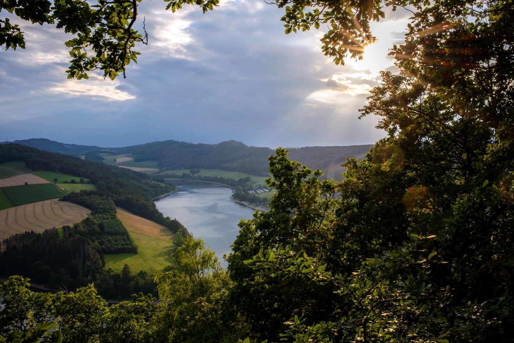 Fantastischer Blick auf den Diemelsee vom Gipfel St. Muffert