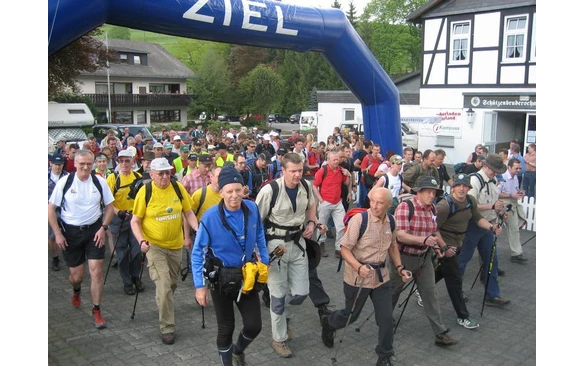 15. Bödefelder Hollenmarsch 2019.jpg