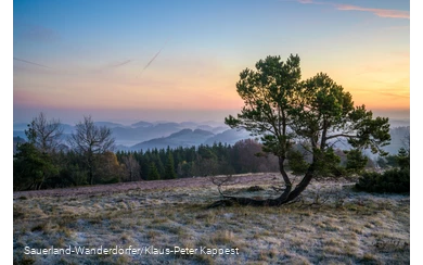 Weiter Blick vom Osterkopf in die Sauerländer Berge