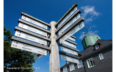 Wanderwegbeschilderung am Kahlen Asten