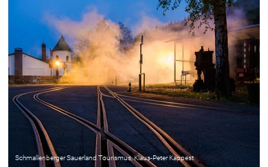 Museumsvorplatz in Dampf