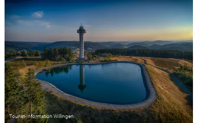 Blick vom Speicherbecken auf den Hochheideturm
