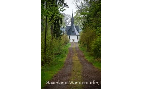 Blick auf den Zuweg zur Kapelle
