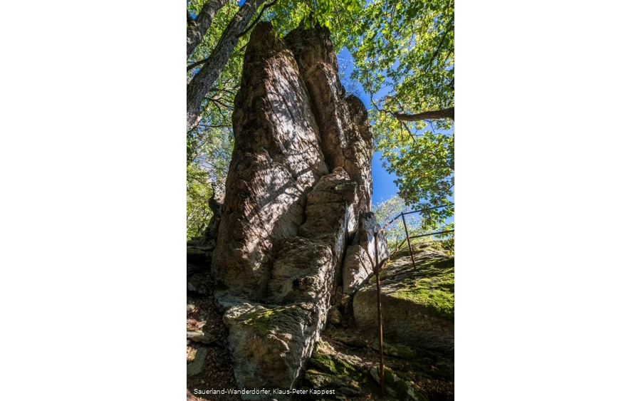 Imposanter Aufstieg zum Rinsleyfelsen
