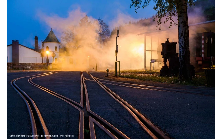 Museumsvorplatz in Dampf