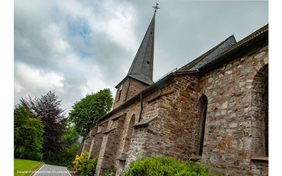 Außenansicht St. Dionysius