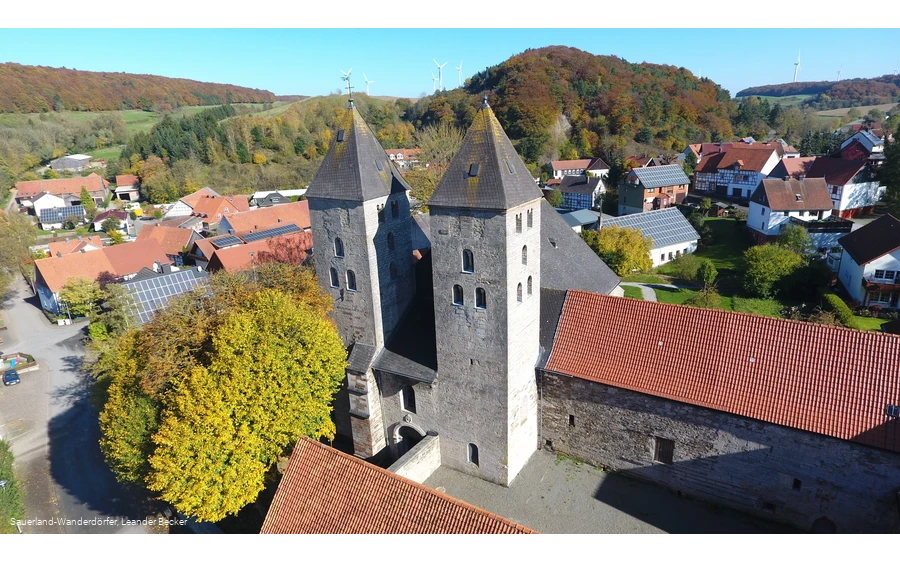 Doppeltürme Kloster Flechtdorf in Diemelsee