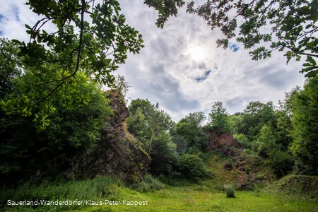Gesamtansicht in den ehemaliger Eisenstein-Tagebau
