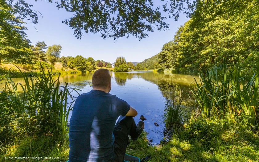 Wanderer bei der Rast am Strycksee 