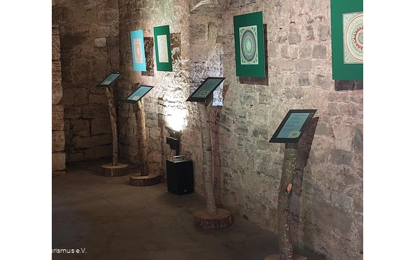 Einblick in die Ausstellung der Mandals und lyrischen Gedichte über die Sauerland-Seelenorte