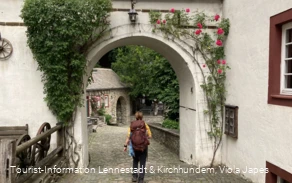 Couchflucht Sonnenpfad_Rosenbogen Burg Bilstein quer.png