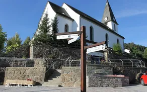 Bontkirchen Dorfplatz.JPG