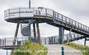 Panorama Erlebnisbrücke beim Erlebnisberg Kappe in Winterberg.