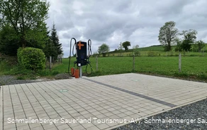 E-Auto-Ladesäule am Brande