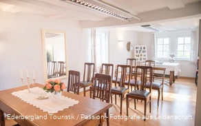 Altes Rathaus Bromskirchen, Trauzimmer