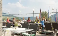 waldhotel-willingen-terrasse-familie.jpg