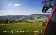 Blick auf Willingen aus der Gondel der Ettelsberg-Seilbahn