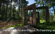 Skulptur "Kein leichtes Spiel" am Rothaarsteig