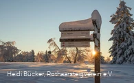 Verschneiter Rothaarsteig-Wegweiser