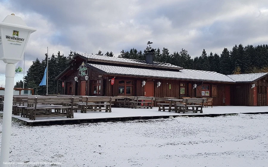 hochheidehuette-verschneit.jpg