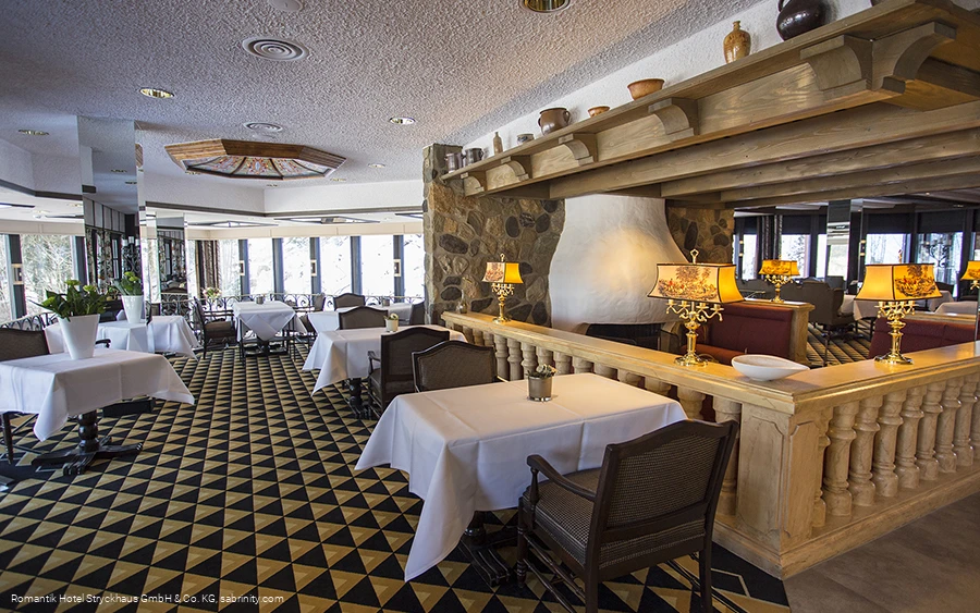 Restaurant2_(c) Göbel Hotels.jpg