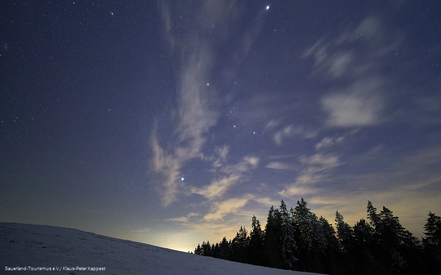 Winterlicht mit Sternen