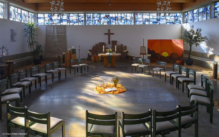 Innenraum der Pilgerkirche Schwalefeld