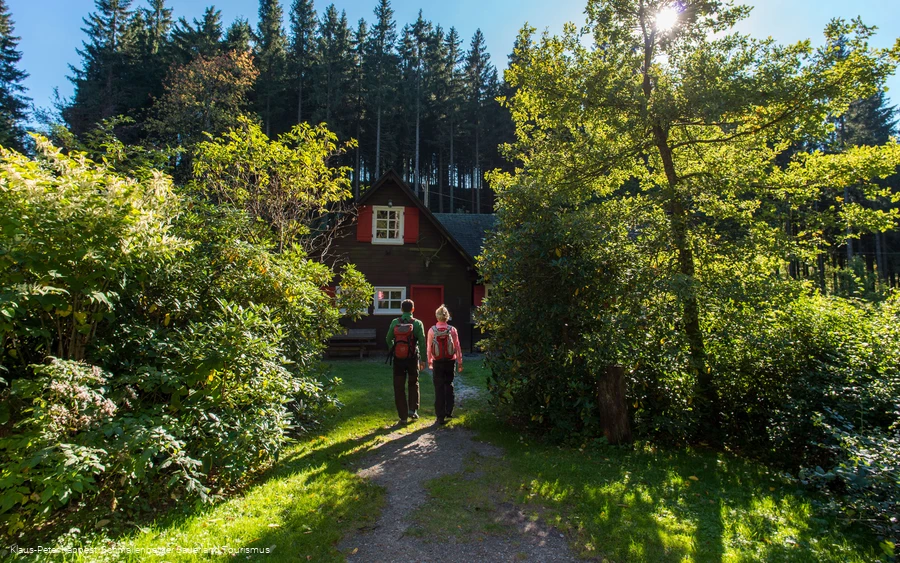 Jagdhütten am Kahlen Asten Steig