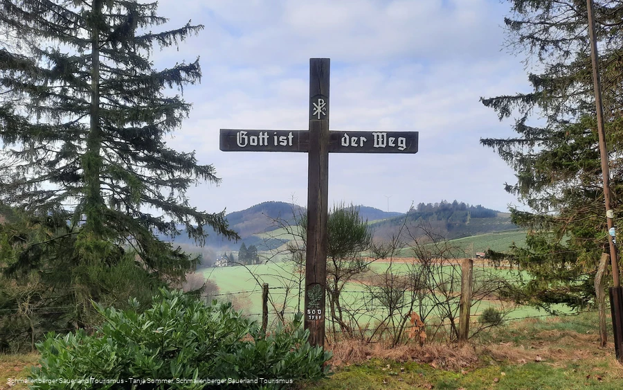 Wegkreuz bei der SGV-Hütte Bracht