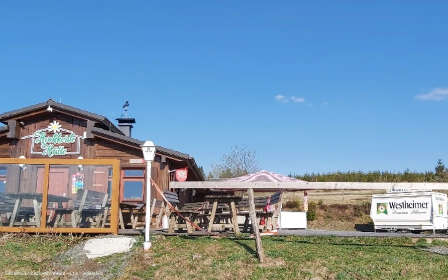 hochheidehuette-pano.jpg
