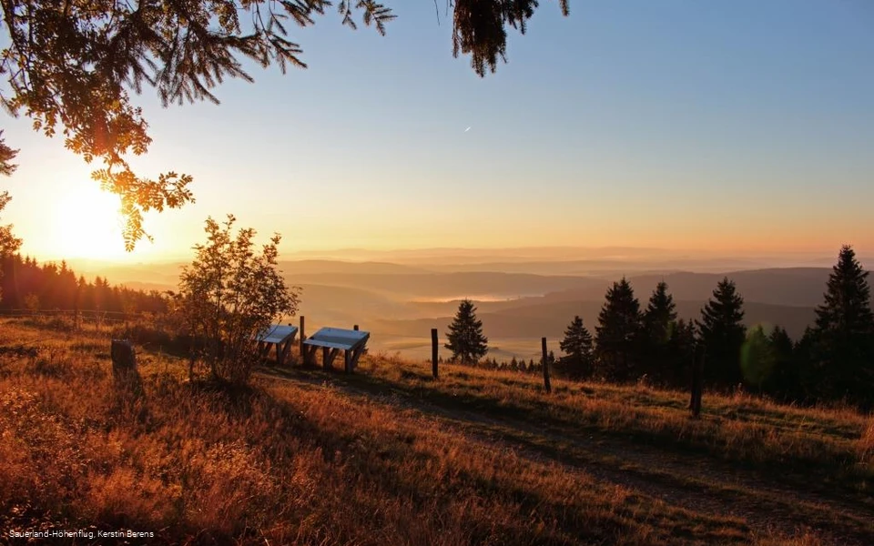 Herrlicher Sonnenaufgang am Sauerland-Höhenflug