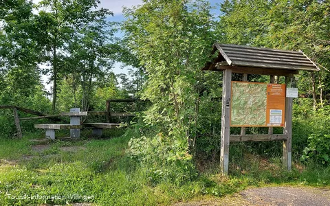 Original Wanderparkplatz Am Knoll Copyright Tourist-Information Willingen CC BY-SA.jpg