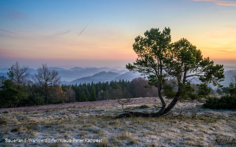 Weiter Blick vom Osterkopf in die Sauerländer Berge