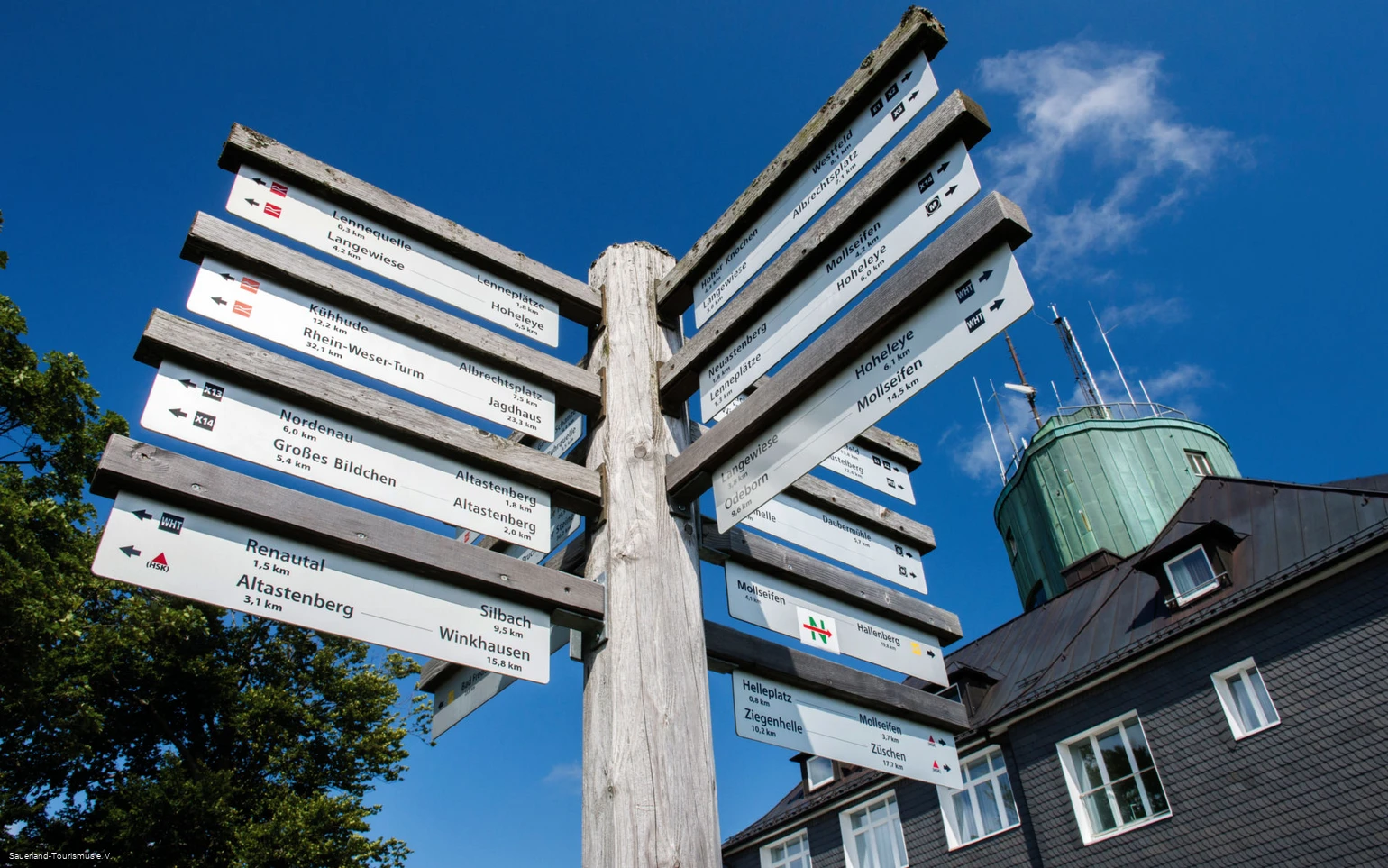 Wanderwegbeschilderung am Kahlen Asten