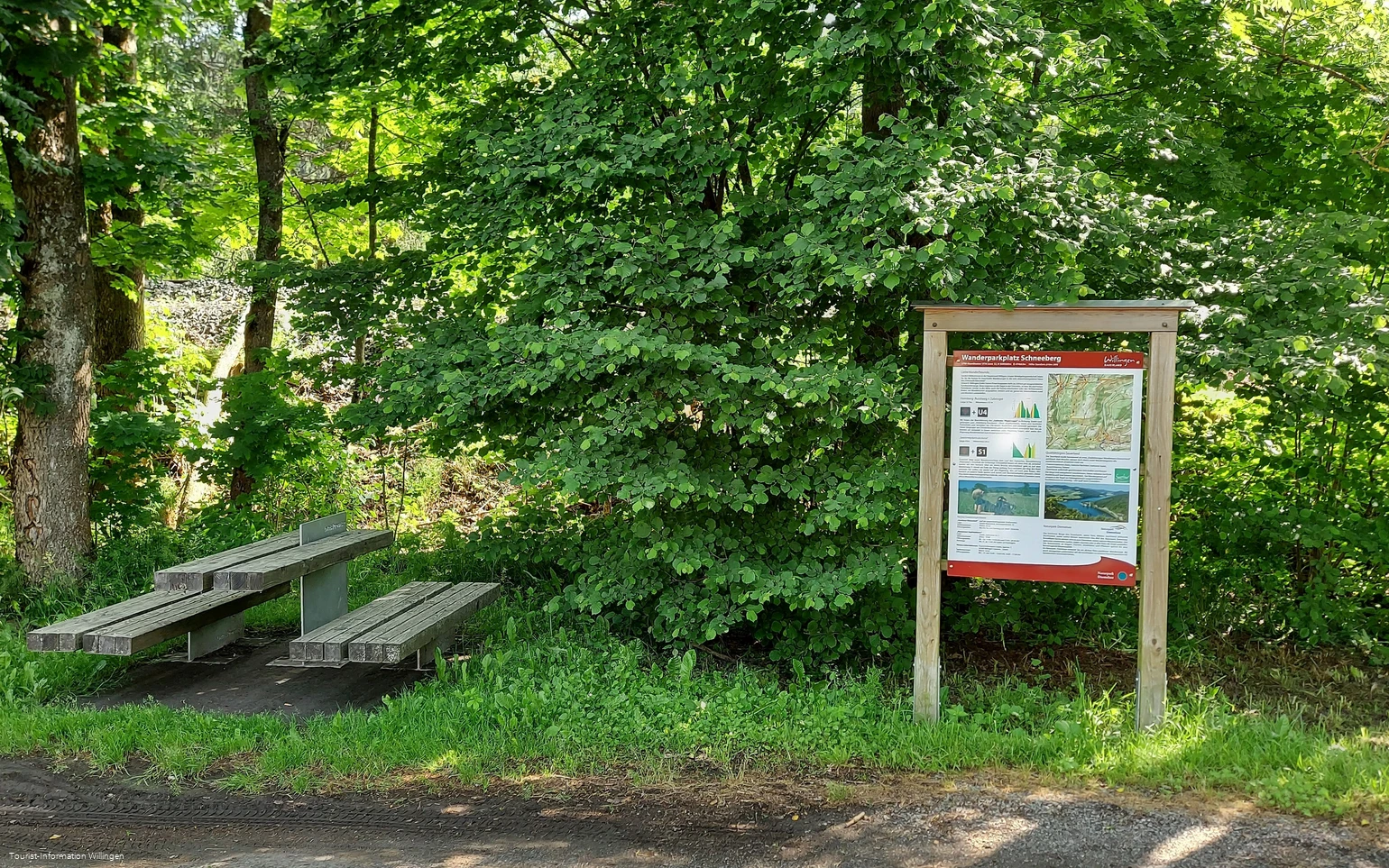 Original Wanderparkplatz Schneeberg Copyright Tourist-Information Willingen CC BY-SA.jpg