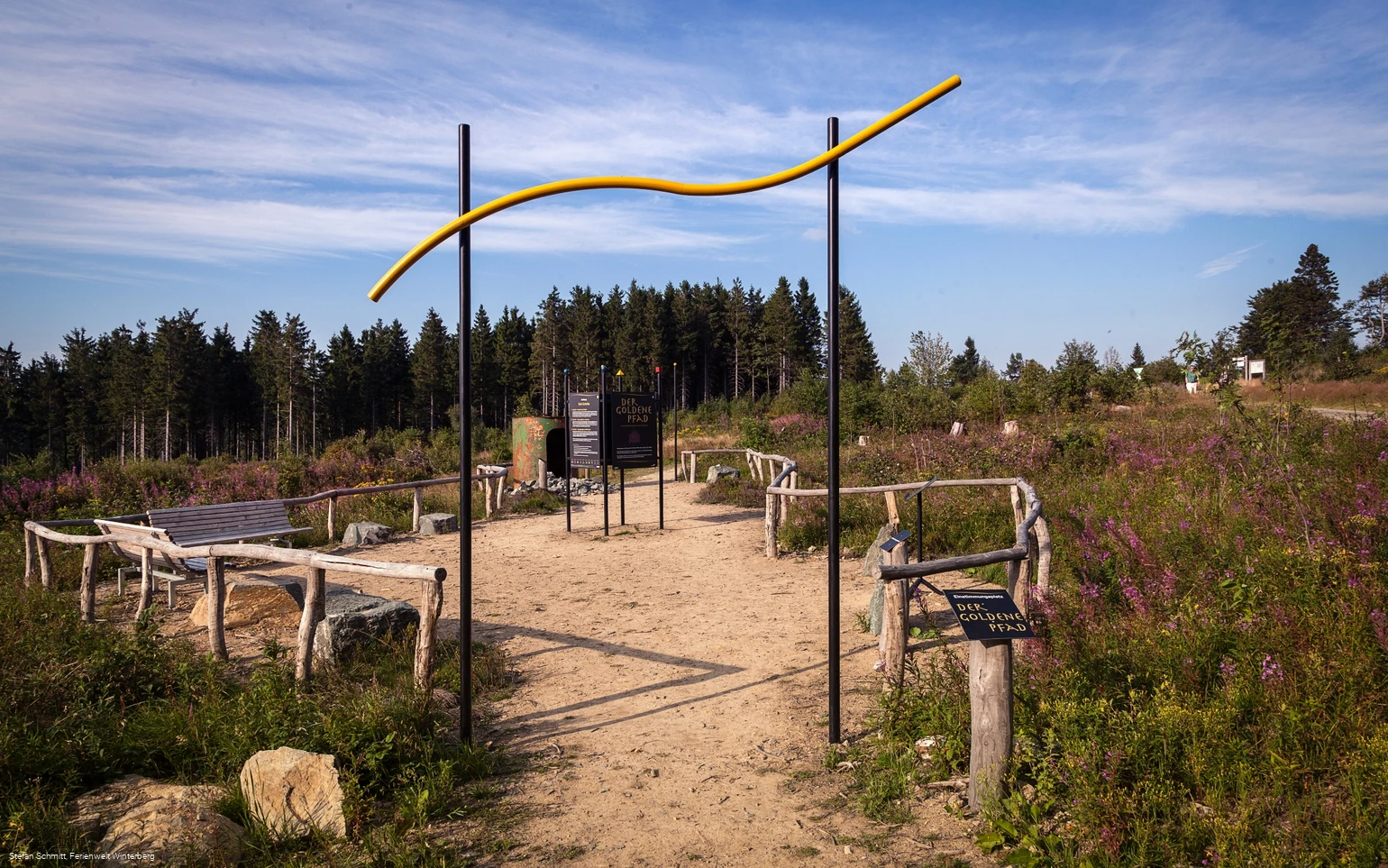 Der Einstimmungsplatz (Station 1) des Landschaftstherapiepfads auf der Niedersfelder Hochheide