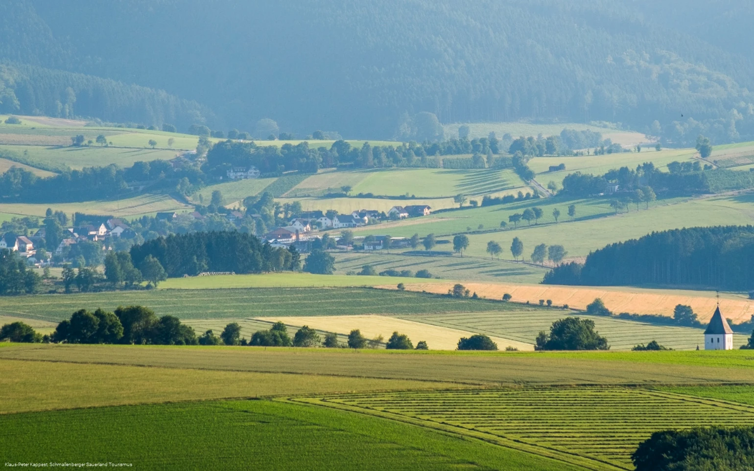 Weiter Blick auf Niederberndorf