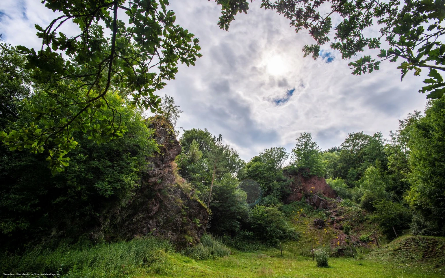 Gesamtansicht in den ehemaliger Eisenstein-Tagebau
