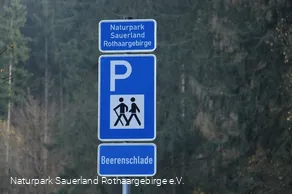 ... hier gehts zum Wanderparkplatz Beerenschlade