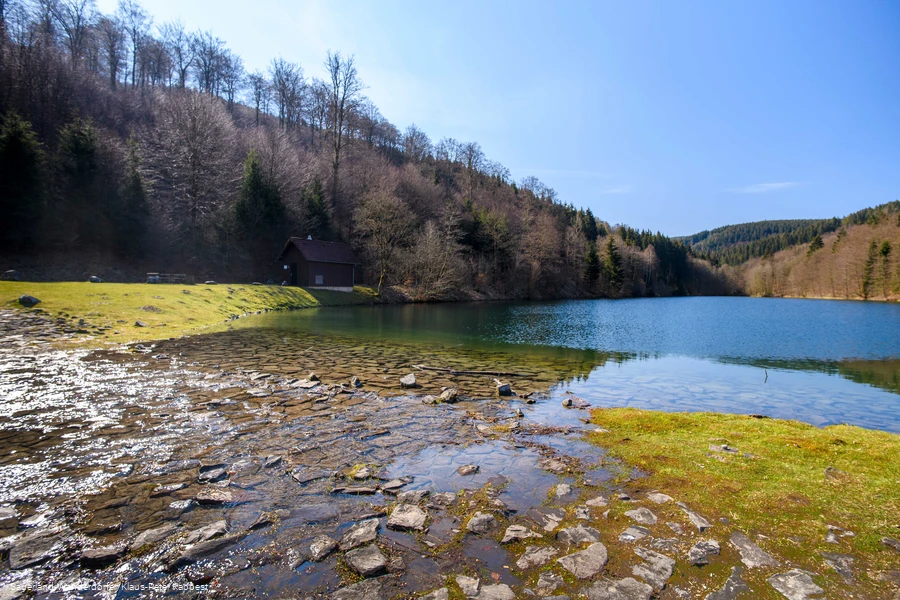 Wasser&uuml;berlauf mit Weitblick auf den am Schmalahsee