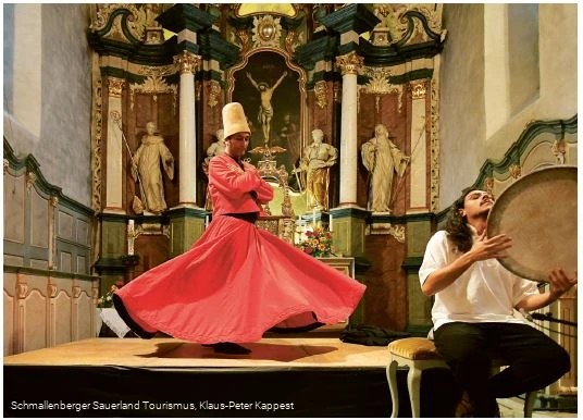 Ein Derwisch bei der Er&ouml;ffnung des Spirituellen Sommers in Wormbach