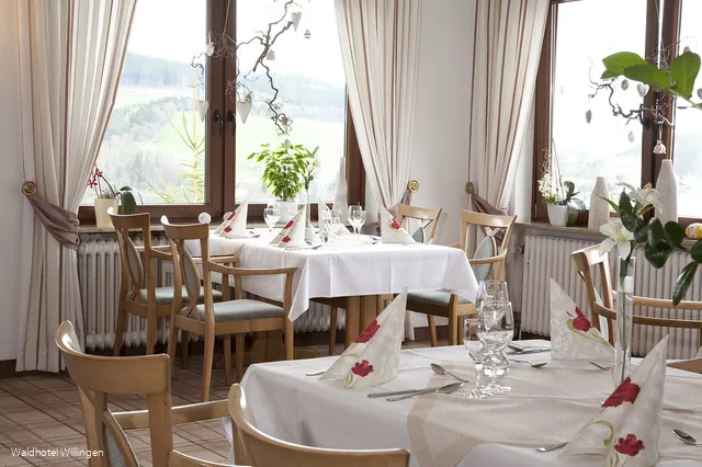 waldhotel-willingen-speiseraum.jpg