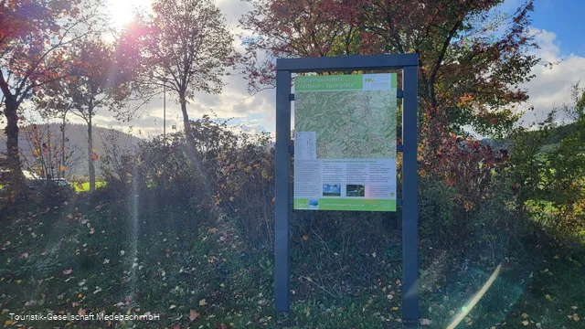 Wanderparkplatz Sportplatz Medelon