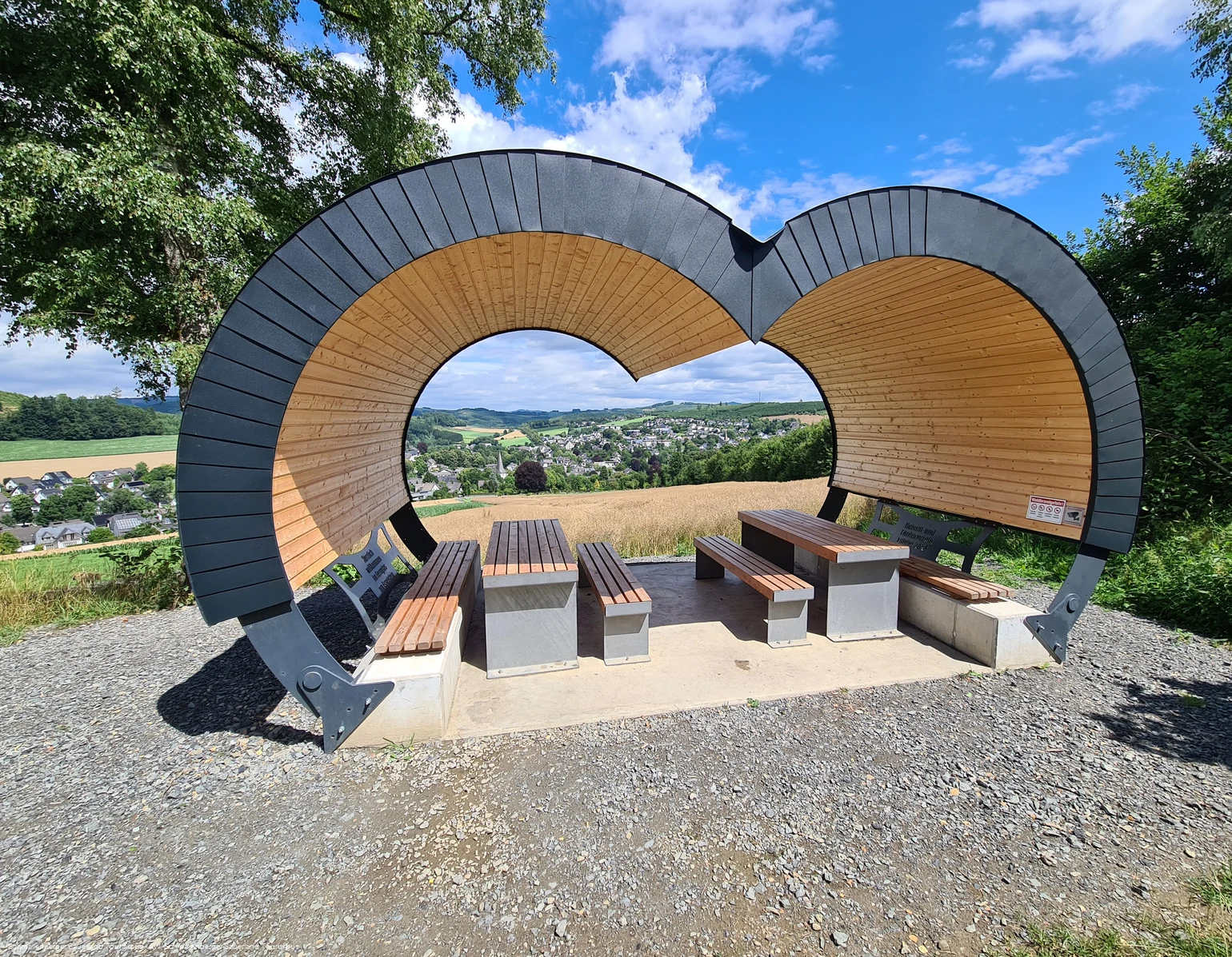 Begehbares Fernglas oberhalb von Eslohe