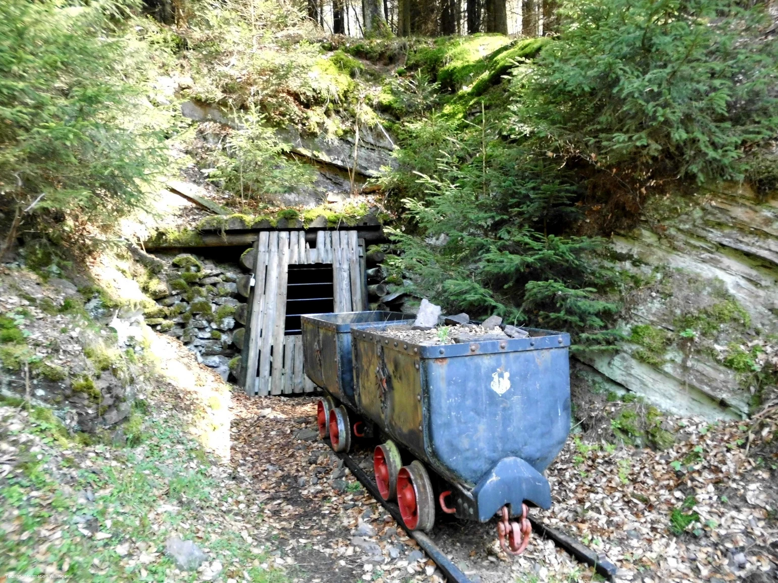 Stolleneingang an der Goldspur Eimelrod