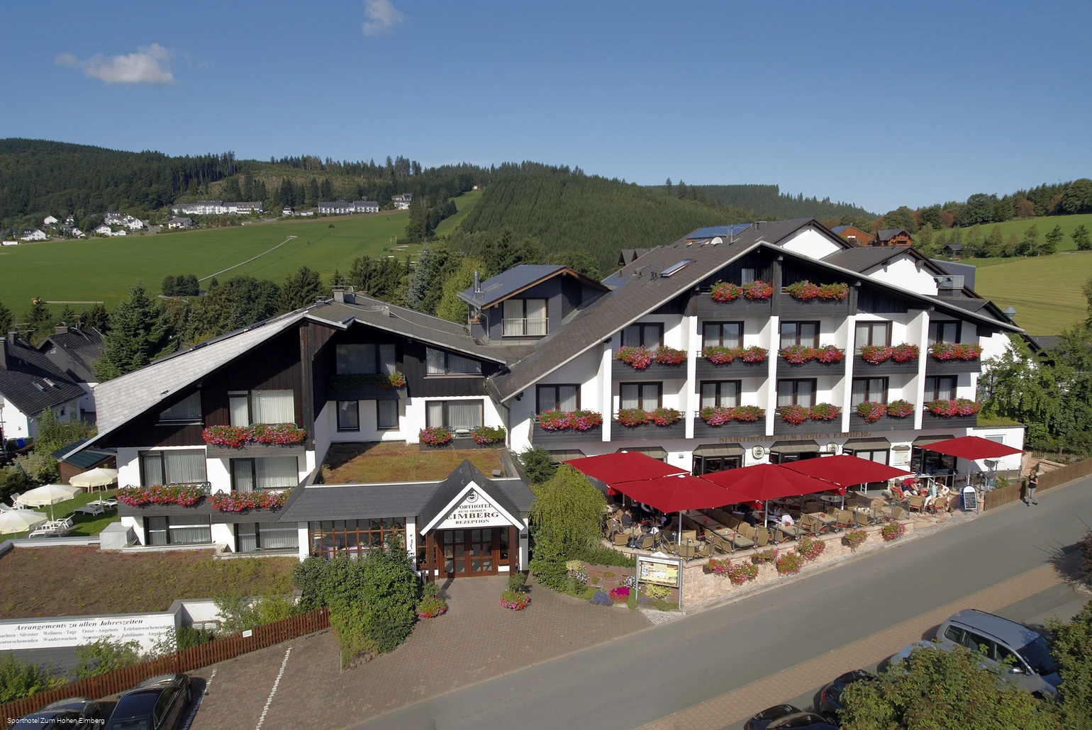 ansicht-sporthotel-zum-hohen-eimberg.jpg ansicht-sporthotel-zum-hohen-eimberg.jpg