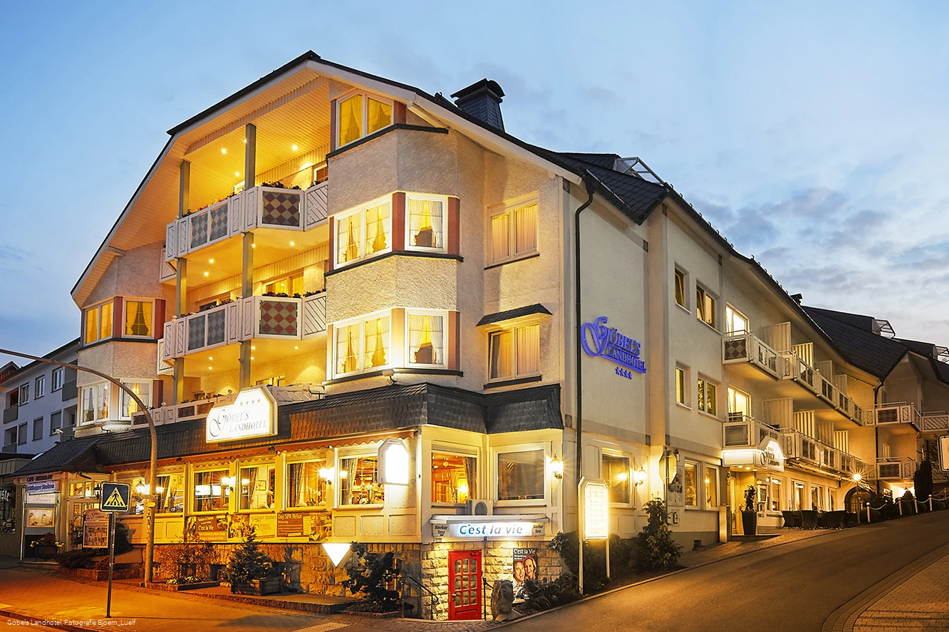 Außenansicht Göbel's Landhotel_(c) Göbel Hotels.jpg Außenansicht Göbel's Landhotel_(c) Göbel Hotels.jpg