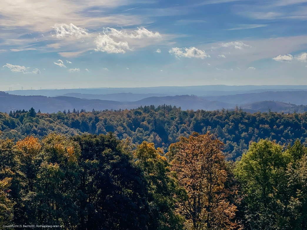 Aussicht von der Ginsburg über die herbstliche Landschaft