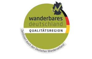 Logo QR mit weißem Hintergrund.jpg