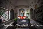 Blick auf die Mutter Gottes mit dem Jesuskind in der Friedenskapelle